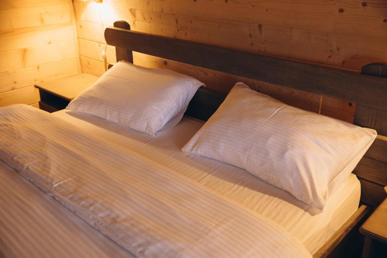Konopka Guest House บูโคเวล ภายนอก รูปภาพ